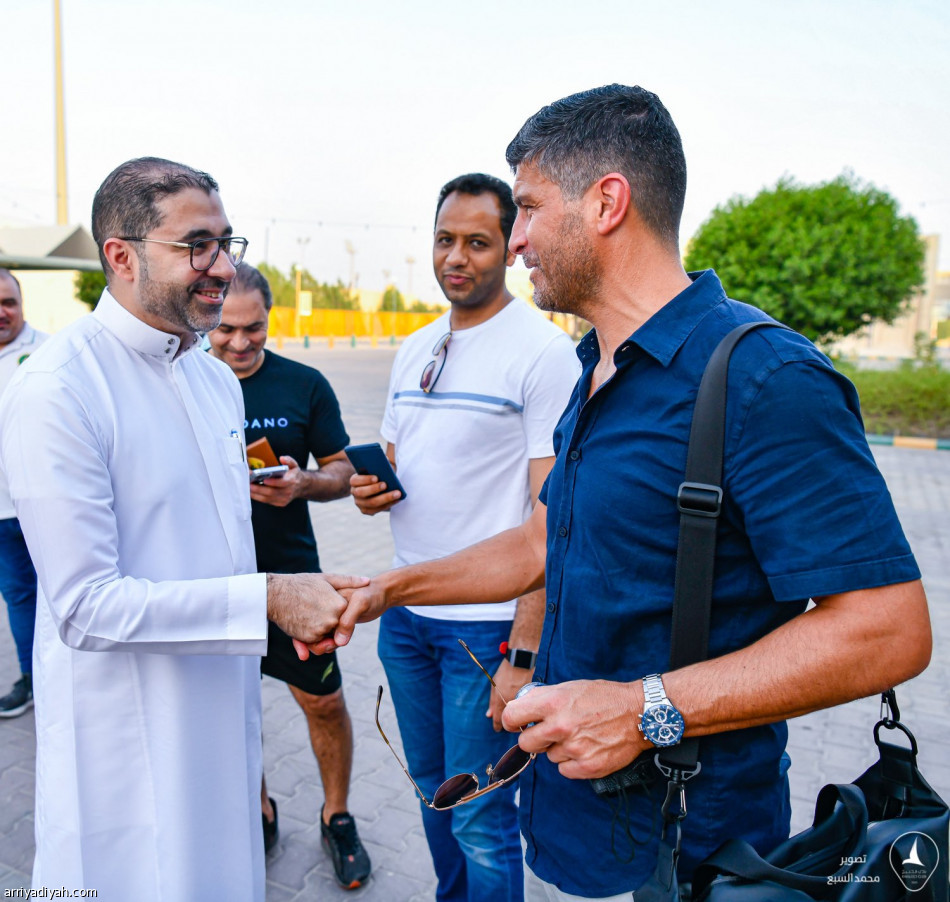 بيدرو يتفقد منشأة الخليج.. ويواجه الإعلام