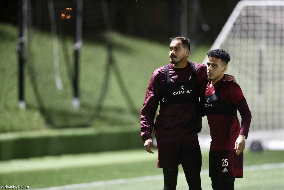 أوزونيديس
يفاجئ الإيرانيين