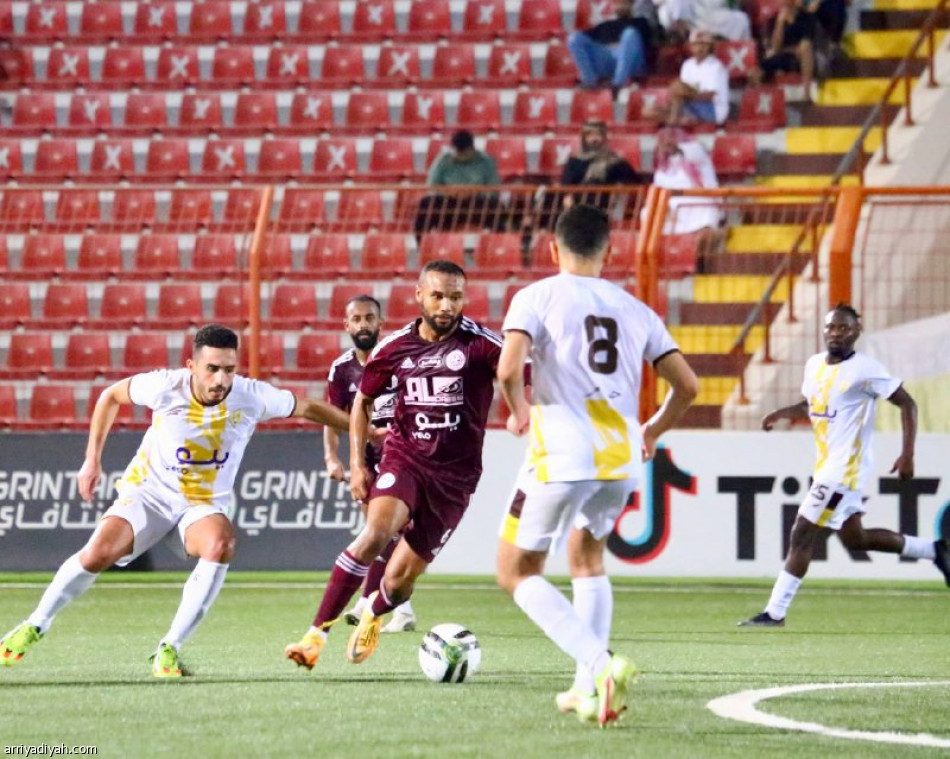 أُحد يحرم الفيصلي من صدارة «يلو»