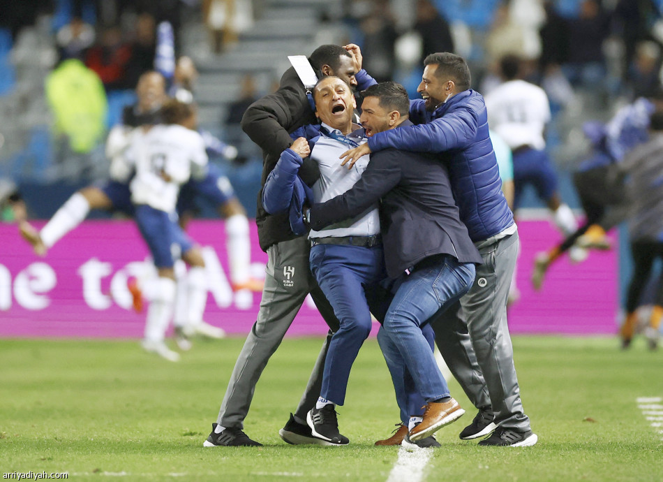 الزعيم يكتب التاريخ