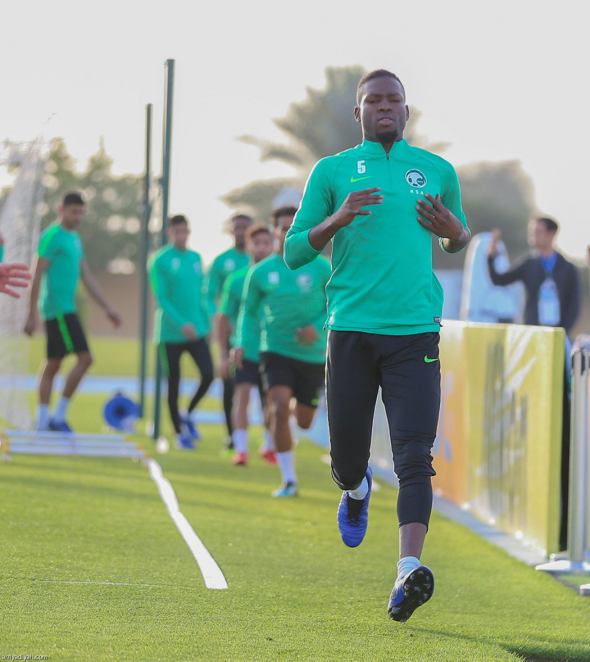 الأخضر يعاود تدريباته