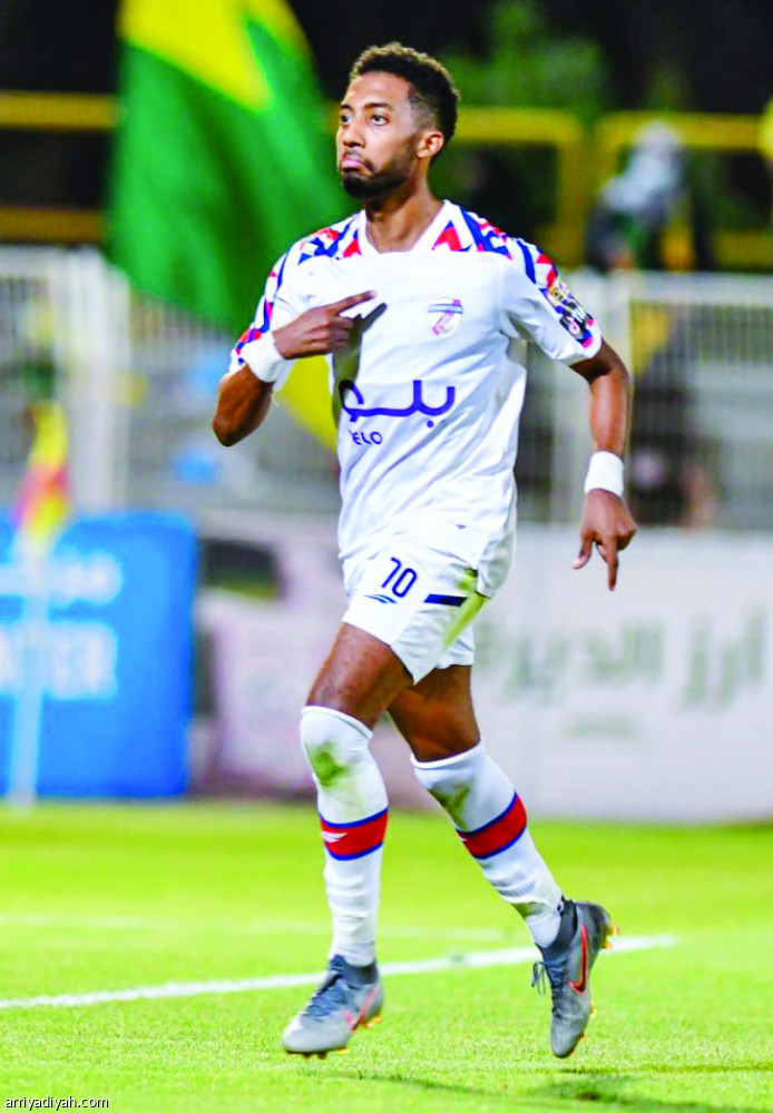 الخلود والخليج 
الأفضل بـ 70 نقطة