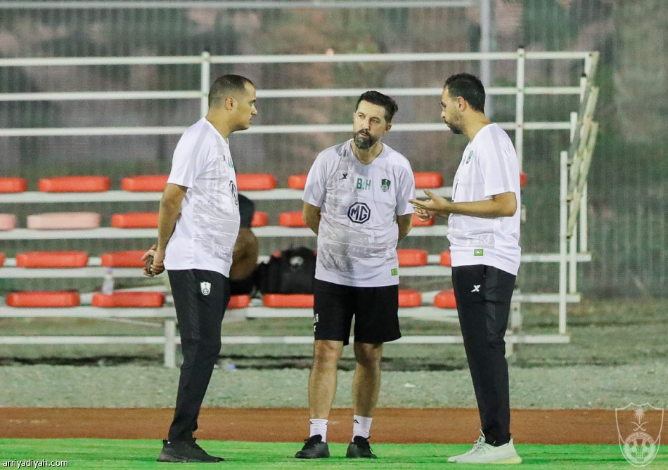 هاسي يكثف جرعات الأهلي قبل السالمية