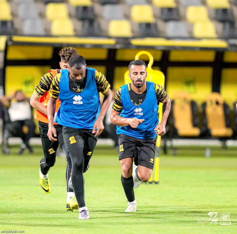 هوساوي 
يبدأ أمام الاتفاق