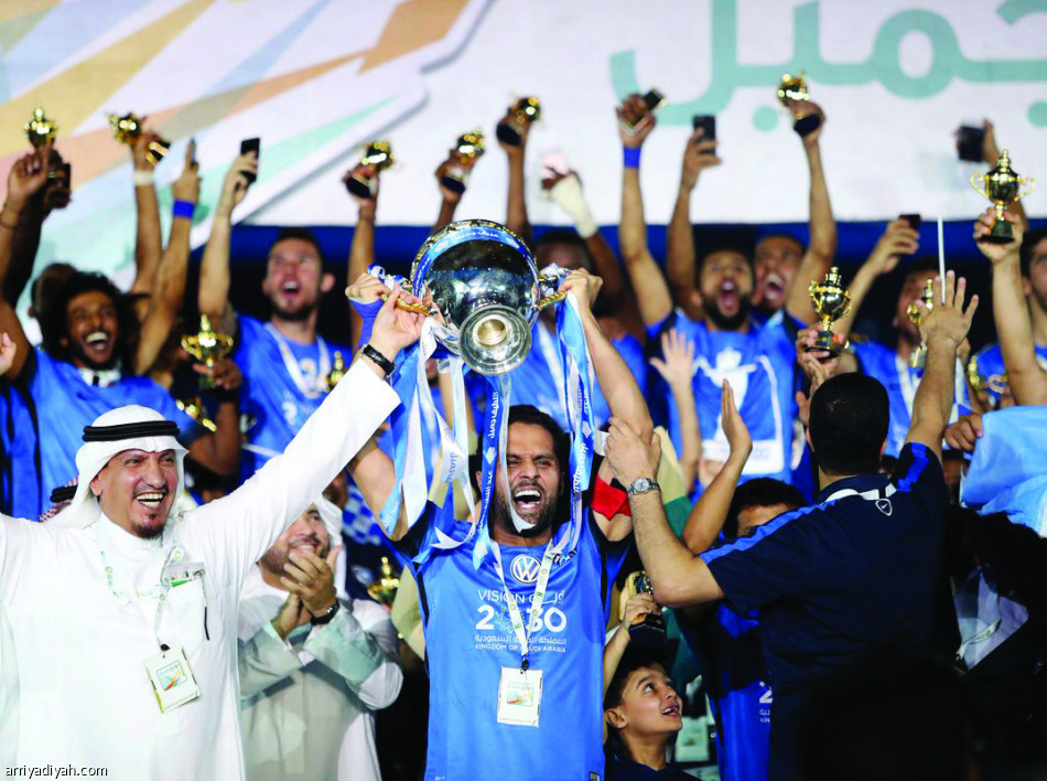 الدور الأول..
الأزرق يتفاءل وأفضلية صفراء