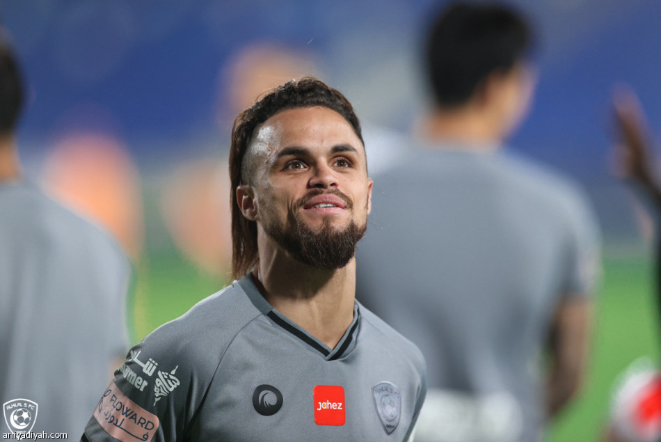 الفرج يدخل العيادة قبل ضمك