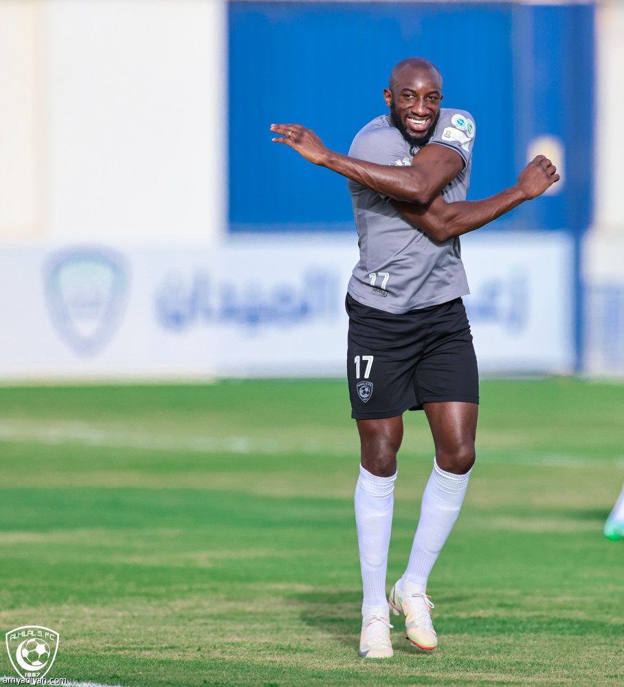 الهلال يستعيد الفرج.. ويغادر إلى دبي