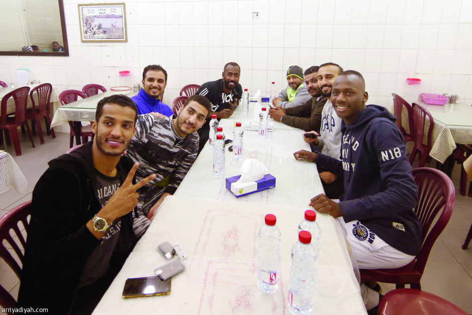 النصراويون يحتفون بوليد في “فوال”