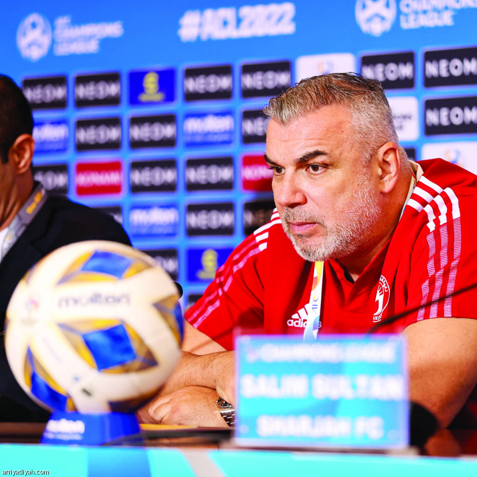 الهلال..
المعيوف ثابت.. والبقية متحركون