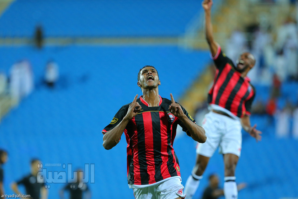 رائد المطوع يبدأ المشوار بتعادل أمام الشباب