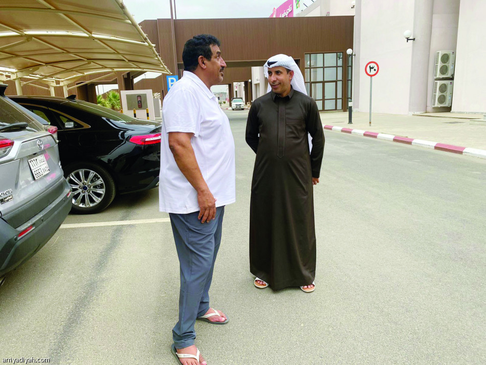 الشهري يتحقق من جاهزية ضمك