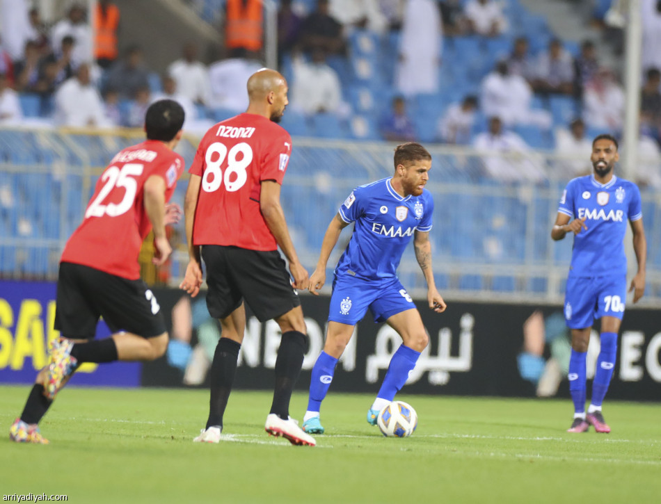 الهلال يستعرض  بثلاثية  الريان.. ويتصدر