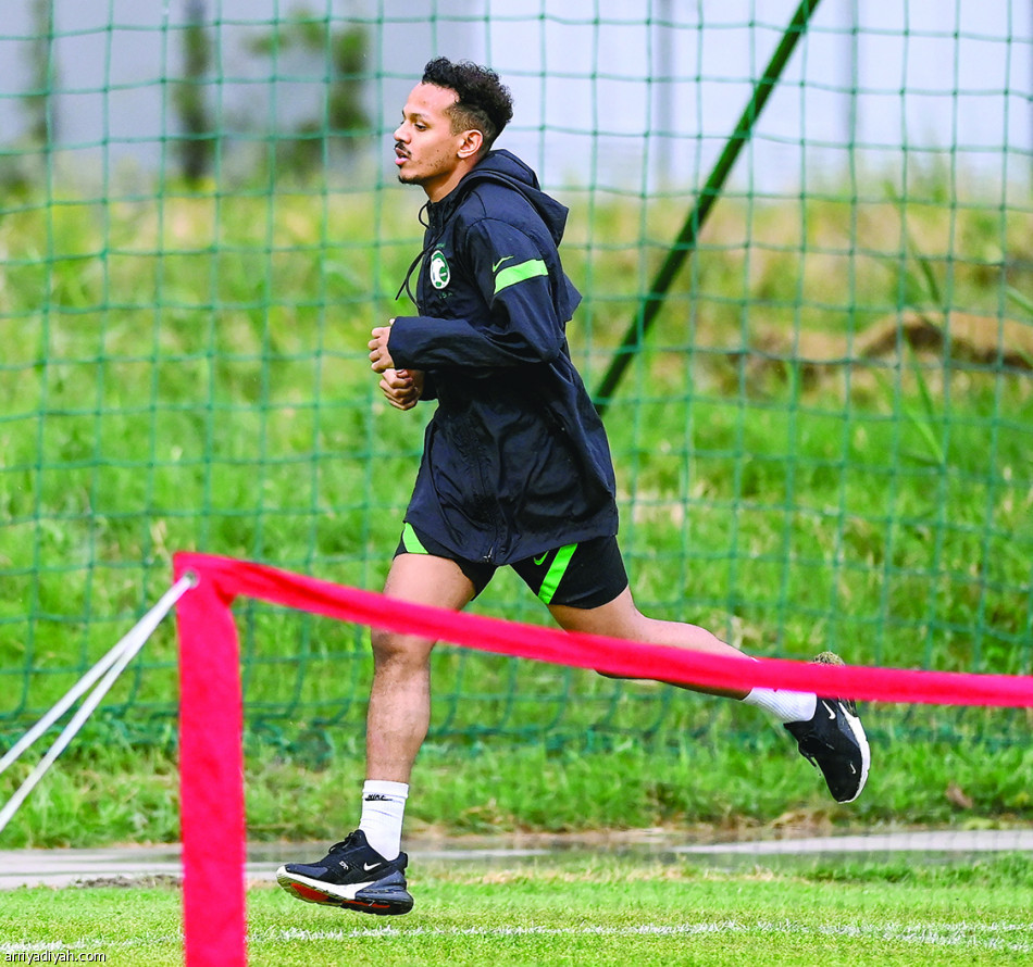 المنتخب السعودي
يبدأ بالعيسى وتمبكتي