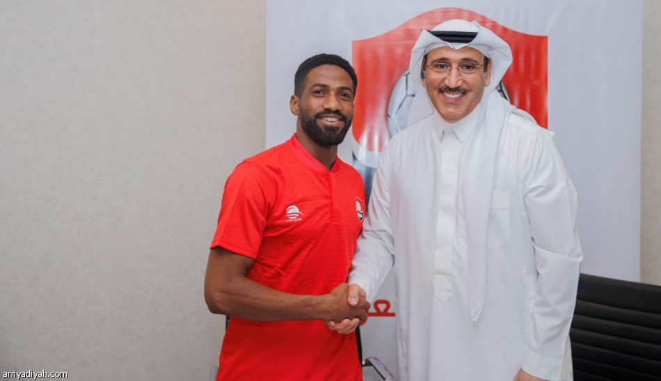 عوض خميس يستمر مع الرائد حتى 2023