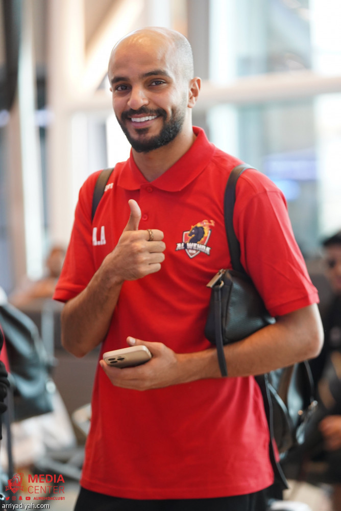 أنسيلمو يتقدم قائمة الوحدة في معسكر مورسيا