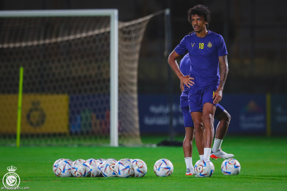 غريب ينتظم في تدريبات النصر