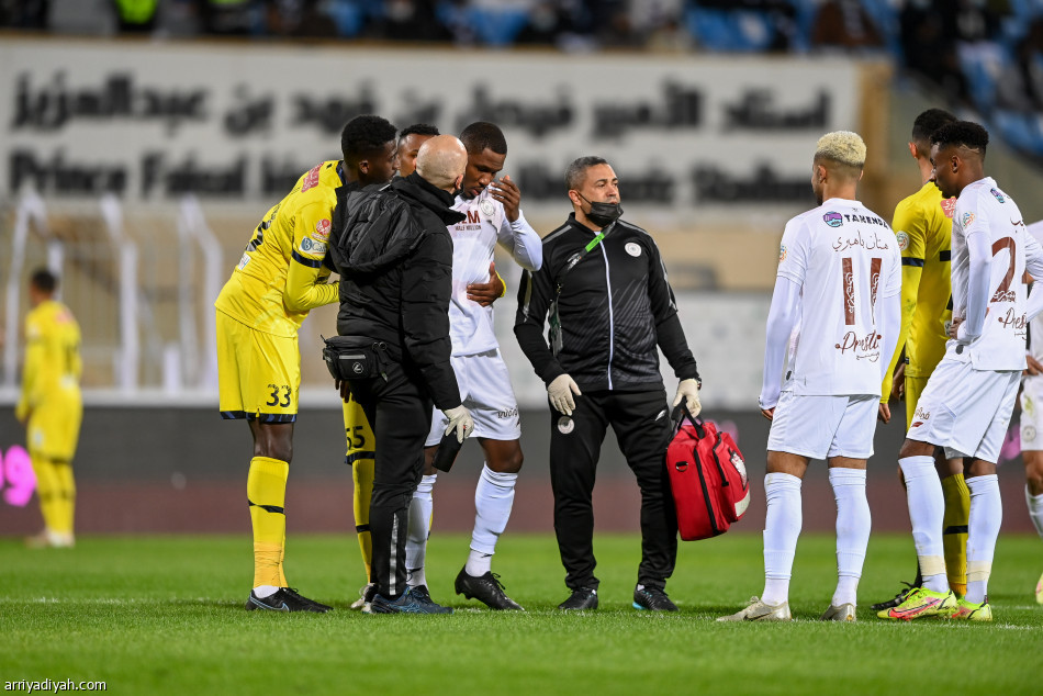 الشباب يواصل ملاحقة الاتحاد