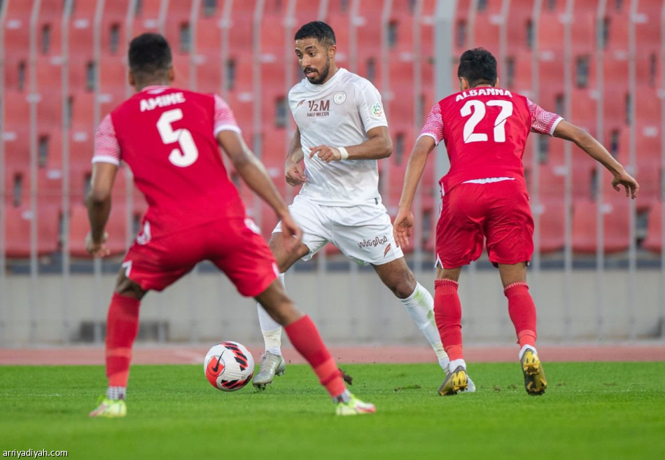 الشباب يكسب تجربة المحرق بثلاثية