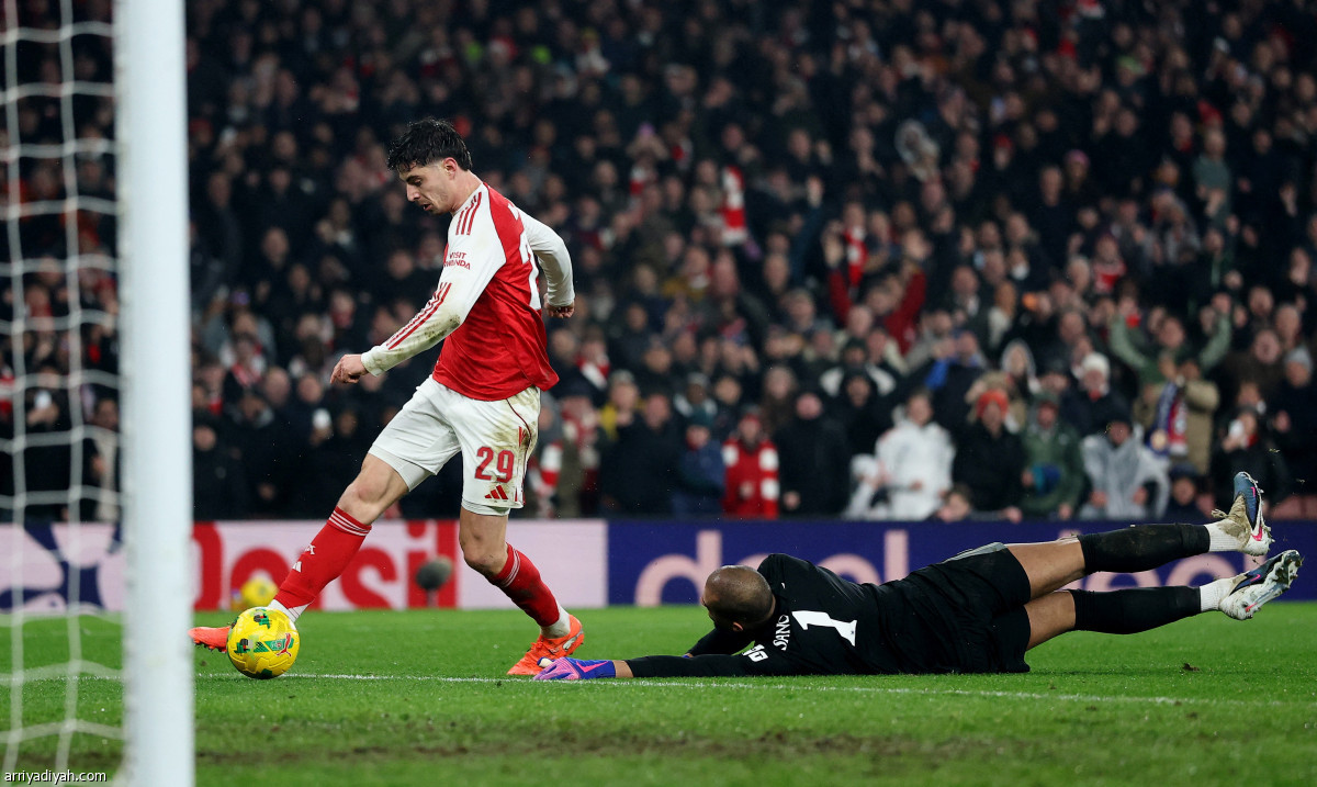 أرسنال يعبر