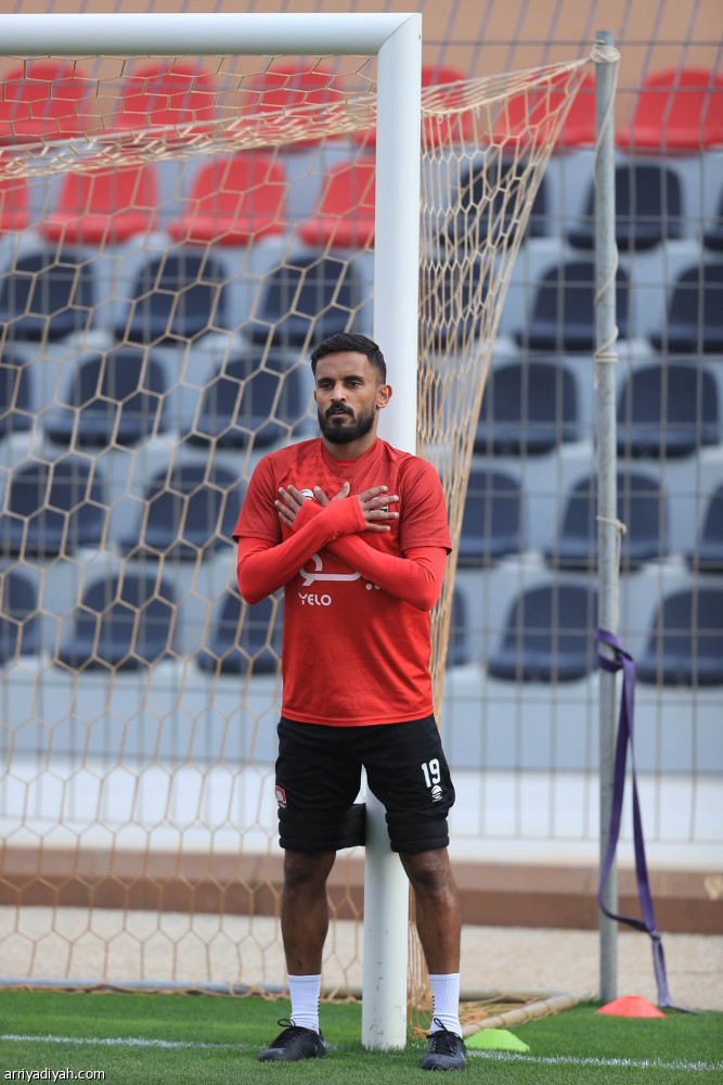 سانتوس والغامدي ينعشان الرائد