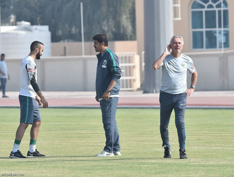 الاخضر يتدرب صباحاً بحضور عزت