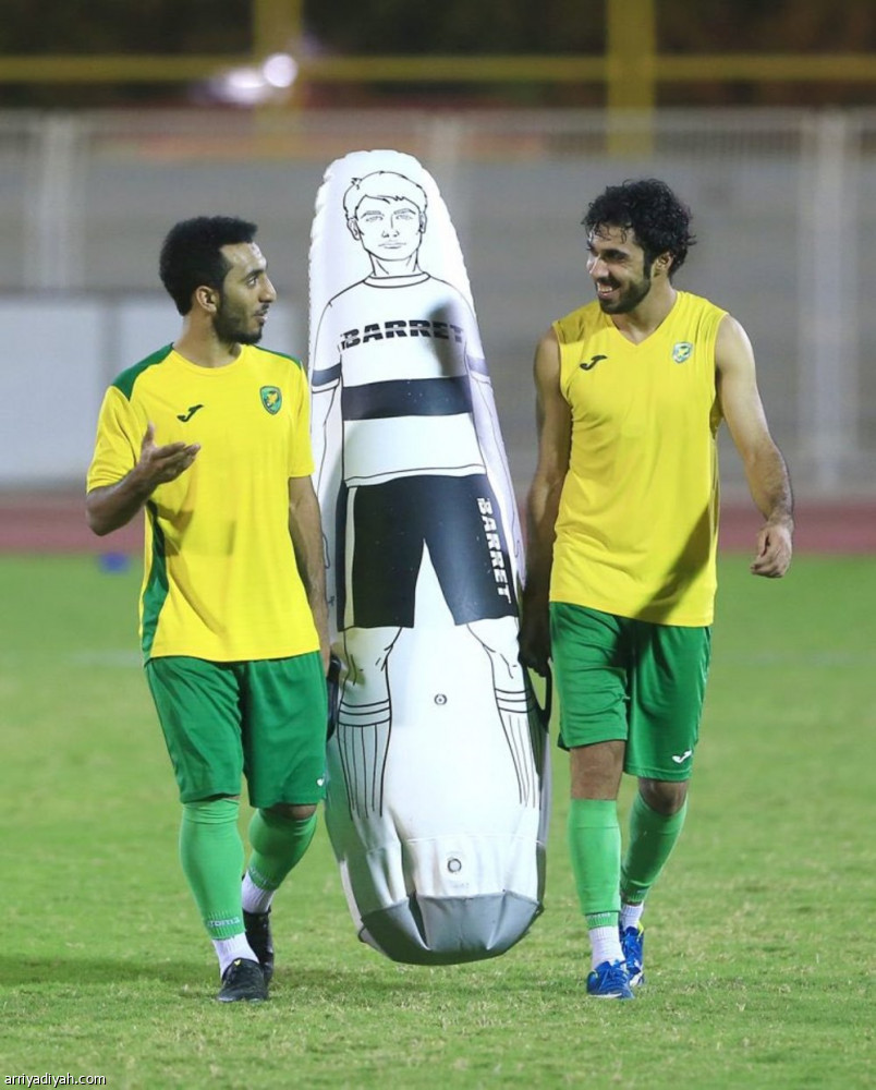 الخليج يواصل إعداده للاهلي بتدريب تكتيكي .. وإصابة المحمد غير مقلقة