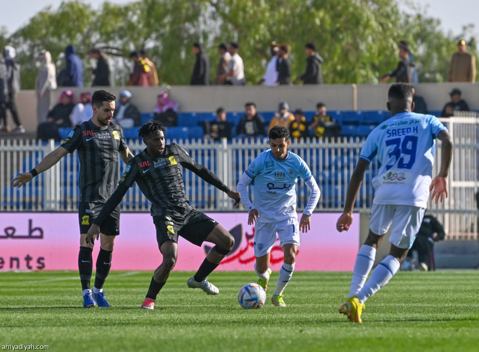 الاتحاد يكسب أبها بثنائية حمد الله وروما