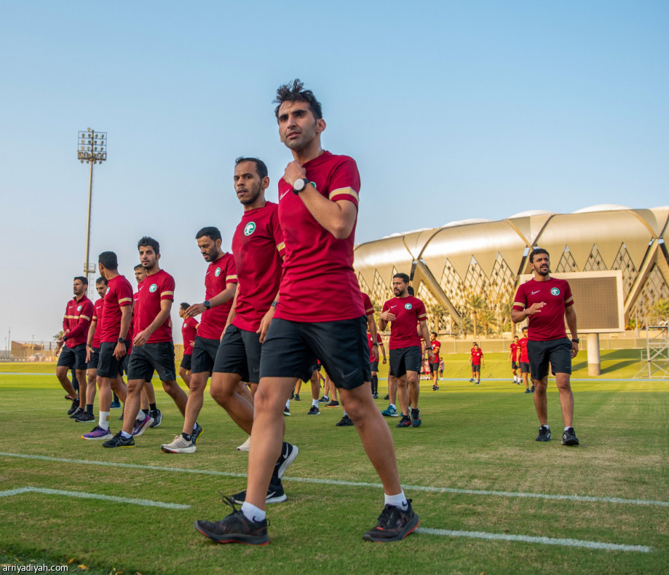 الحكام يناقشون أحداث الدوري