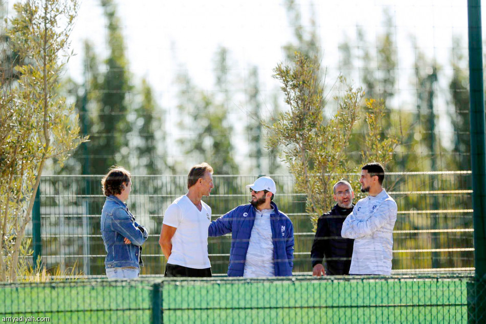 17 هلاليا 
يتسلحون بالخبرة