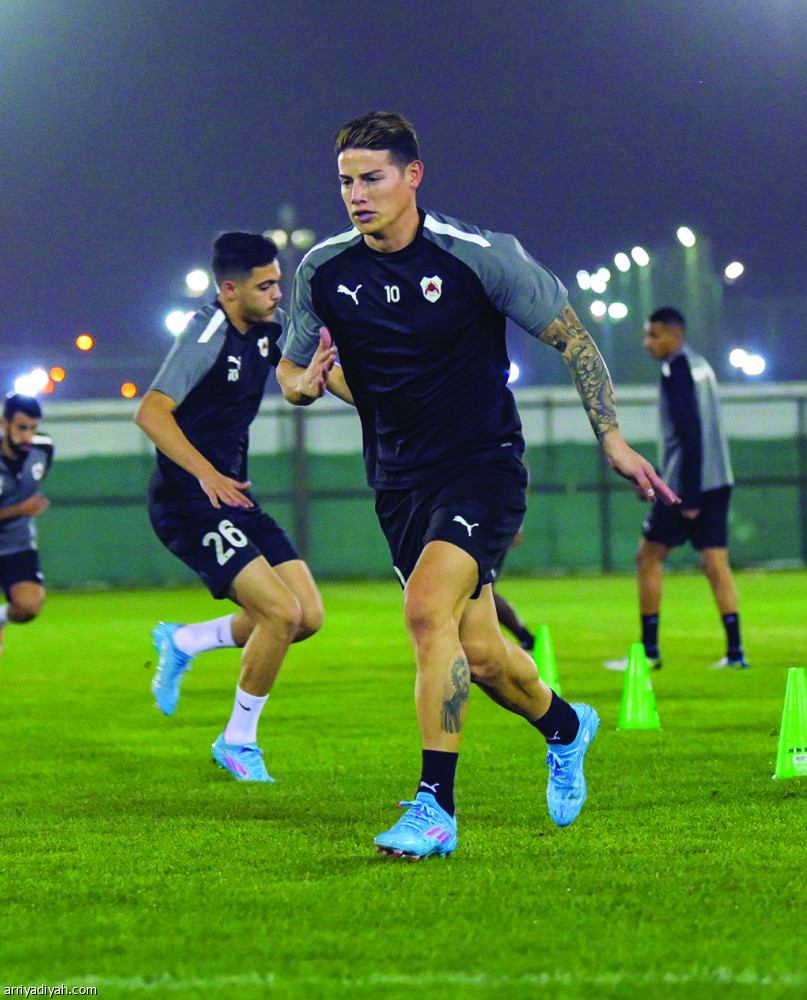 دوشنبه.. 
اقتحم التاريخ بالهلال