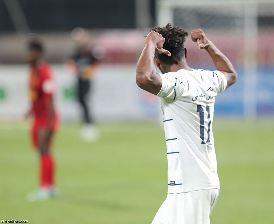 العين يعطل القادسية في «يلو»