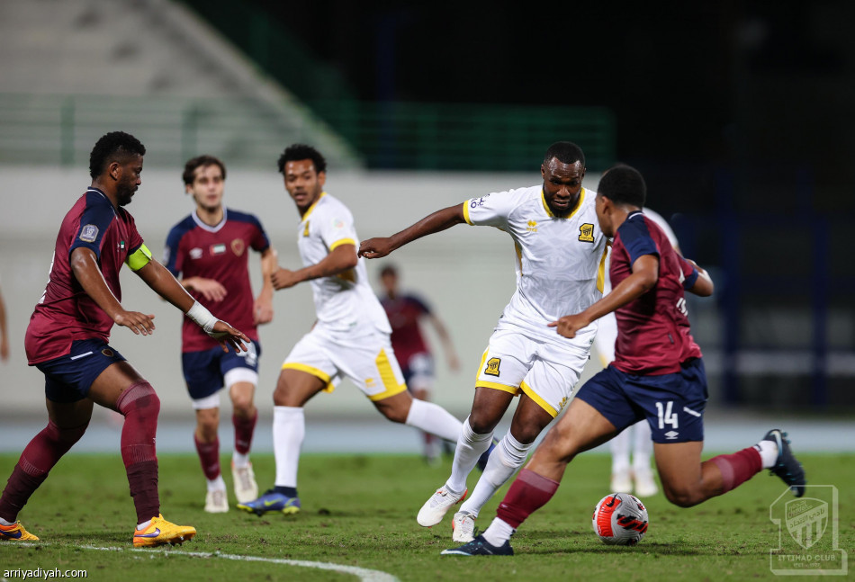 الاتحاد يخسر تجربة الوحدة بثلاثية