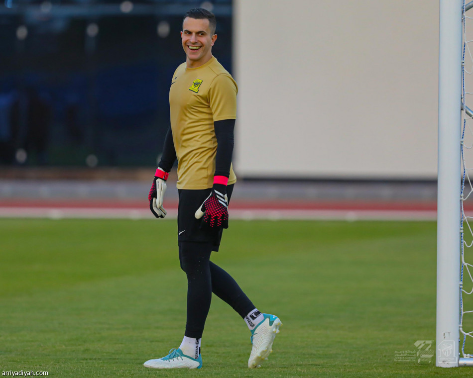 بروفة القمة.. 
دفاع وكرات 
متحركة