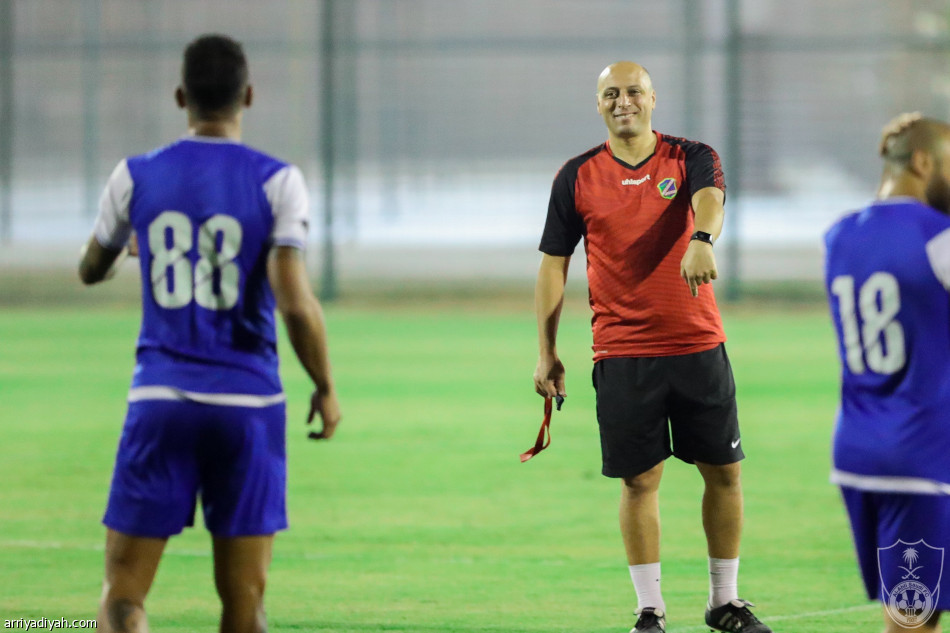 هاسي يكثف جرعات الأهلي قبل السالمية