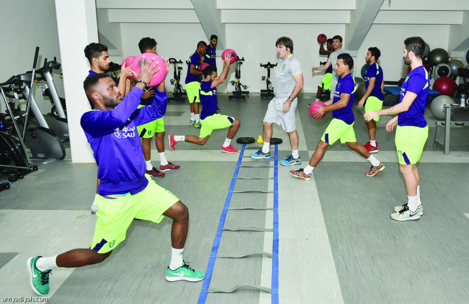 الأهلي يناور.. وأبوابونا يبدأ العلاج