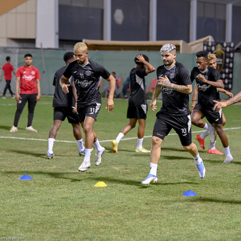 الشباب.. سوموديكا يعتمد خطة الهلال