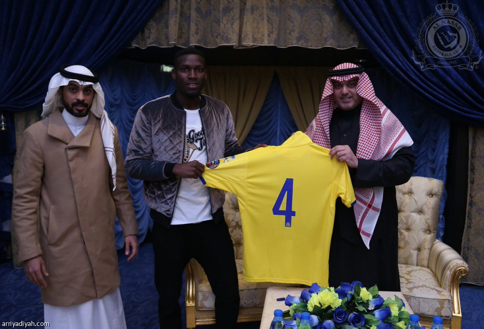 الداعم يواصل تجديد عقود لاعبي النصر 