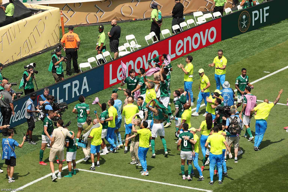 بالميراس يحتفل