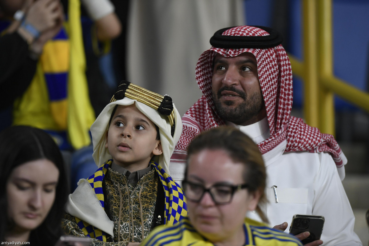 الجمهور يواكب «التأسيس»