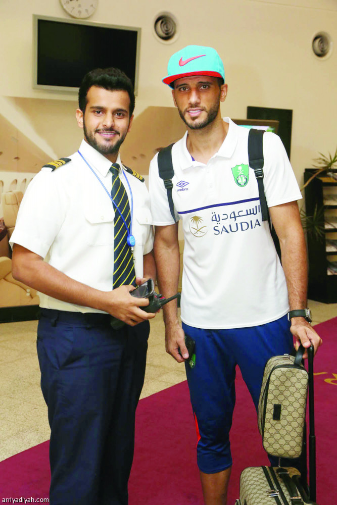 العطا اللـه يعوض غياب المسيليم في الأهلي