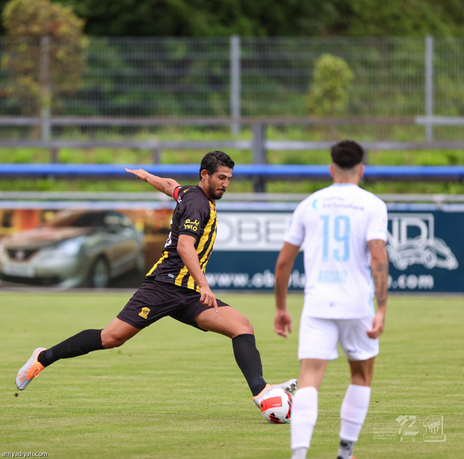 الاتحاد يكسب تجربة لوزيرن بهدف حمد الله