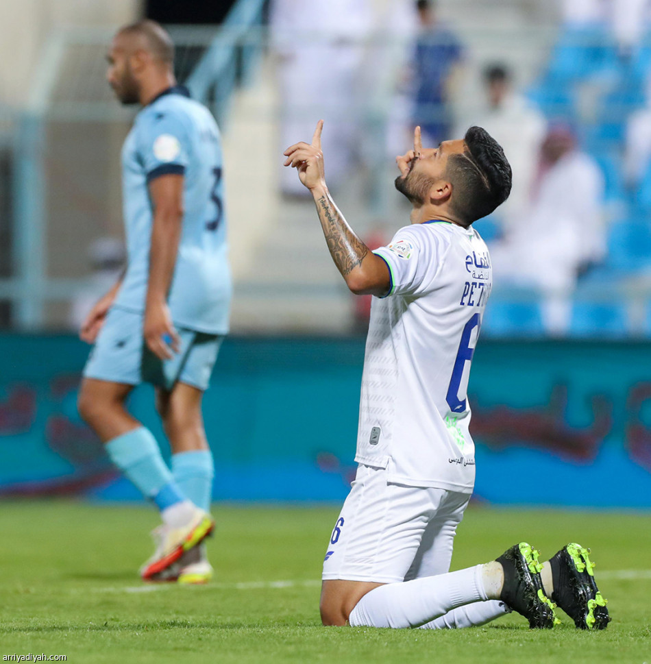 الفتح 
يعيد الخماسية التاريخية