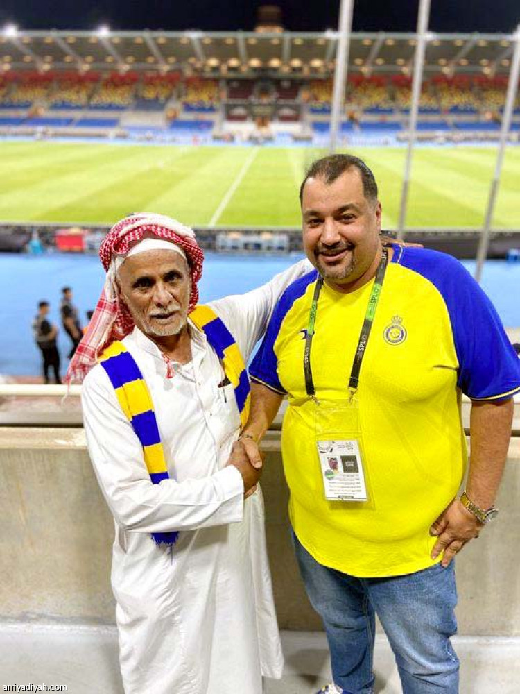 النصر يحتفل
بالرباعية الثالثة