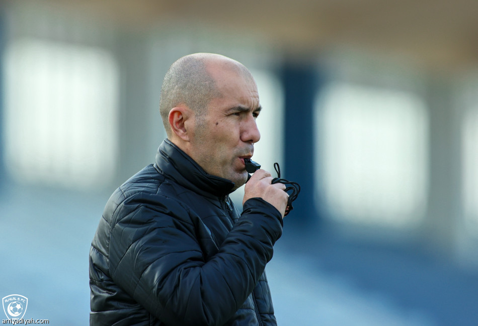 الهلال يناور قبل تجريبية الفتح