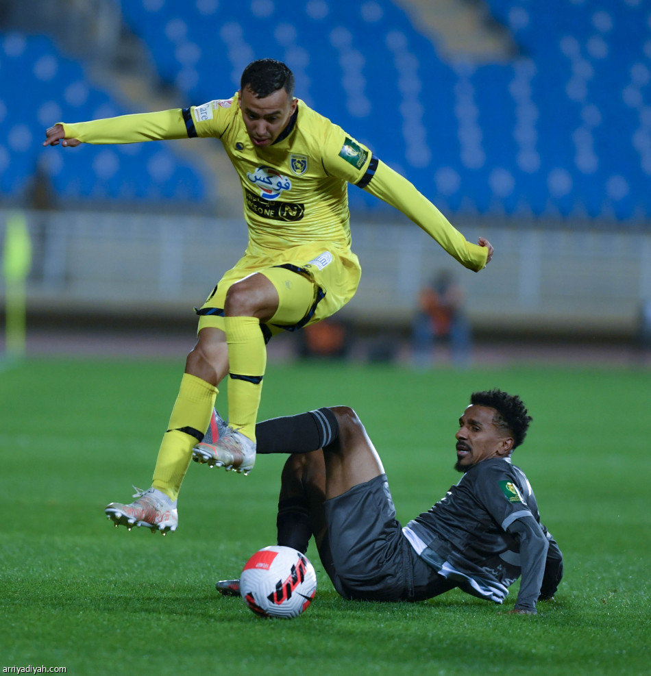 التعاون يحبط مفاجأة الطائي