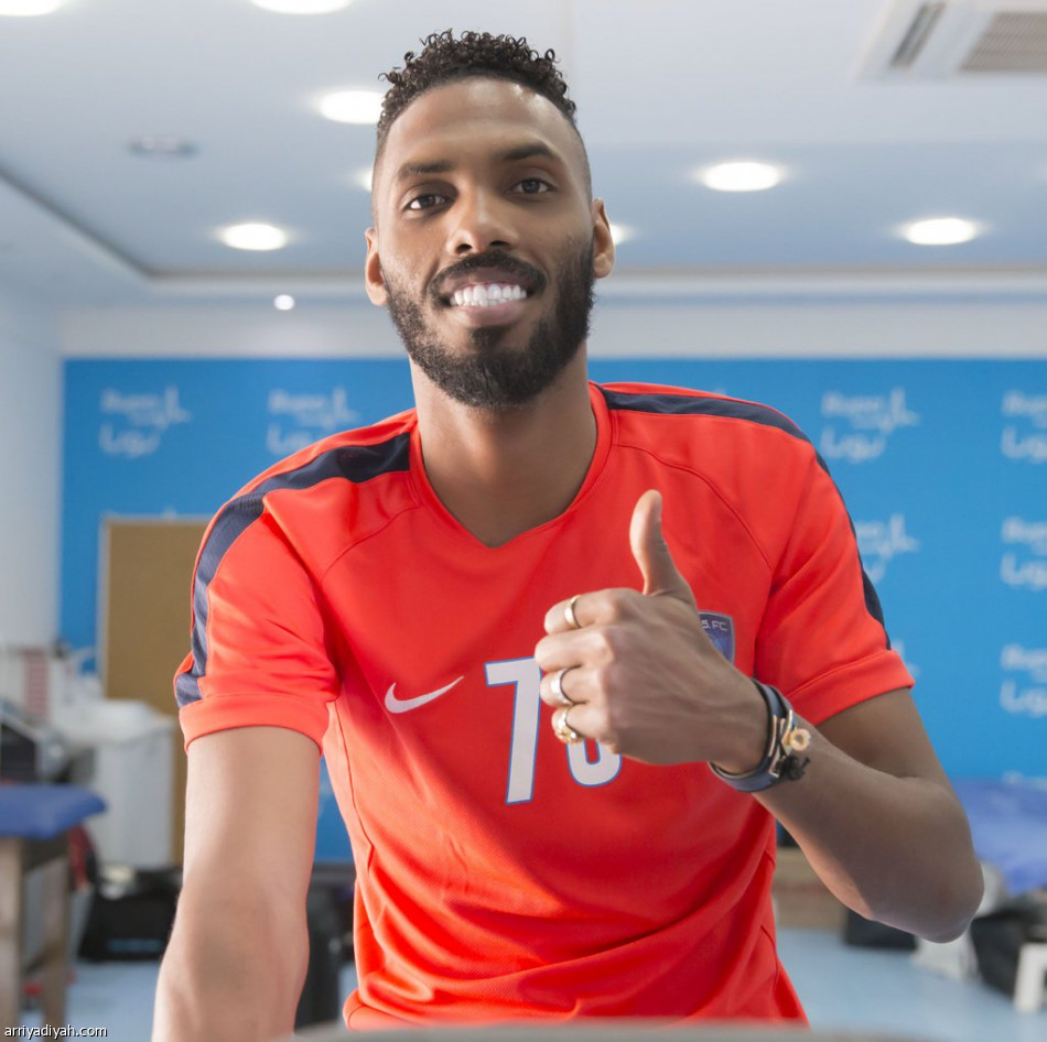 الشلهوب يتقدم لاعبي الهلال في الفحوصات الطبية
