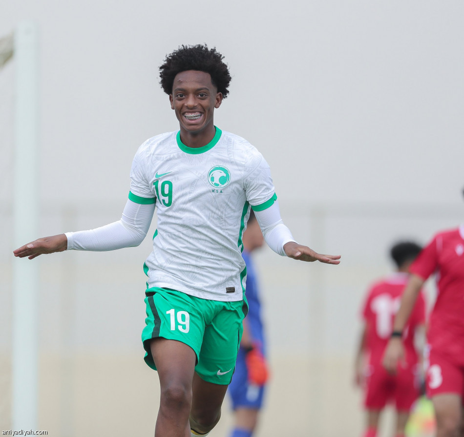 الأخضر الشاب يكسب تجريبية طاجيكستان