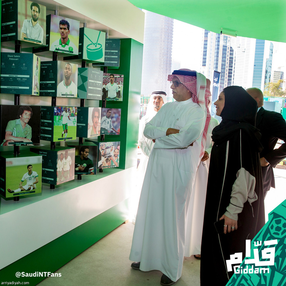 رينارد يفاضل بين
النجعي والعابد