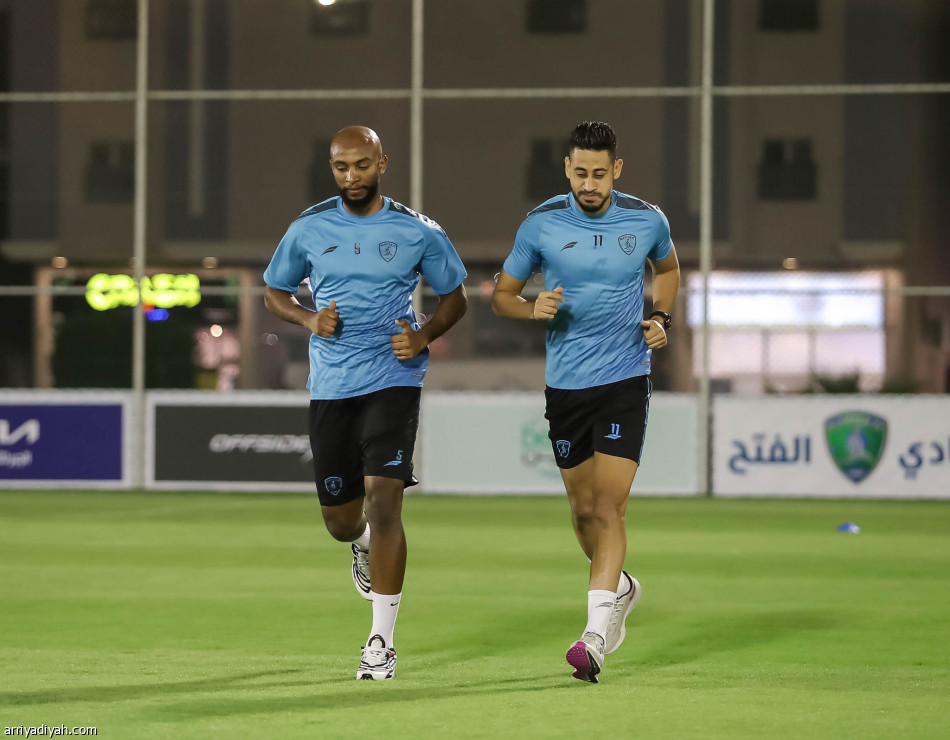 الفتح يدشن تمارينه بـ«اللياقة»