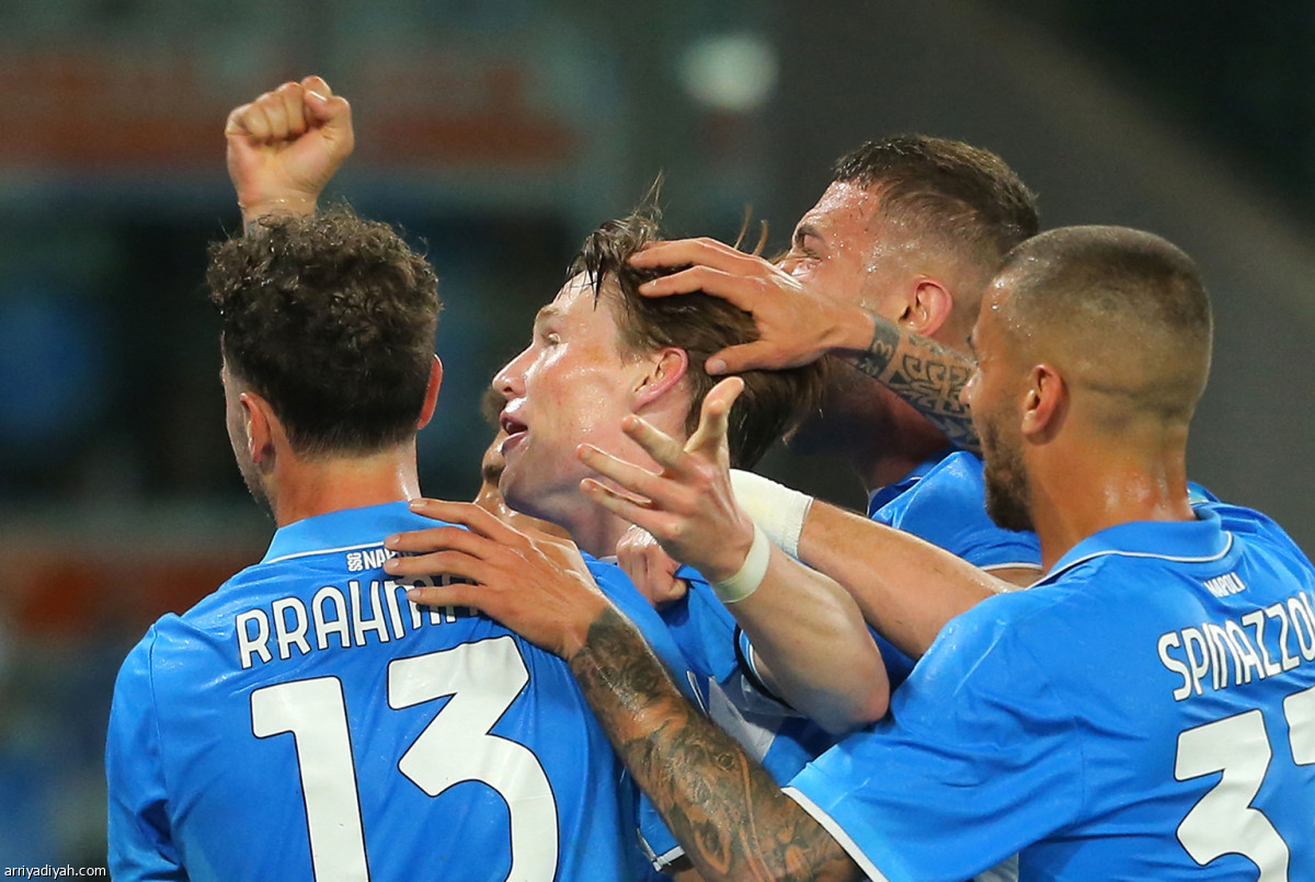 صدارة زرقاء